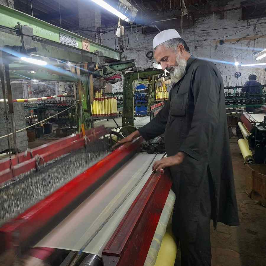 <p>  2009 تک ضلع خیبر کے علاقے باڑہ میں کپڑا تیار کرنے کے 135 چھوٹے بڑے کارخانے تھے جو اب بند پڑے ہیں<br></p>