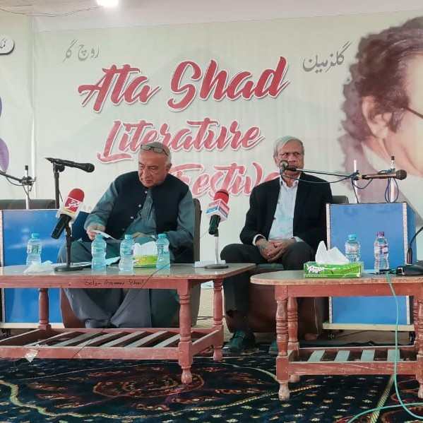 <p>معروف ماہر معیشت قیصر بنگالی اور سابق وزیر اعلیٰ بلوچستان عبدالمالک بلوچ  اس ادبی میلہ میں شریک ہوئے<br></p>